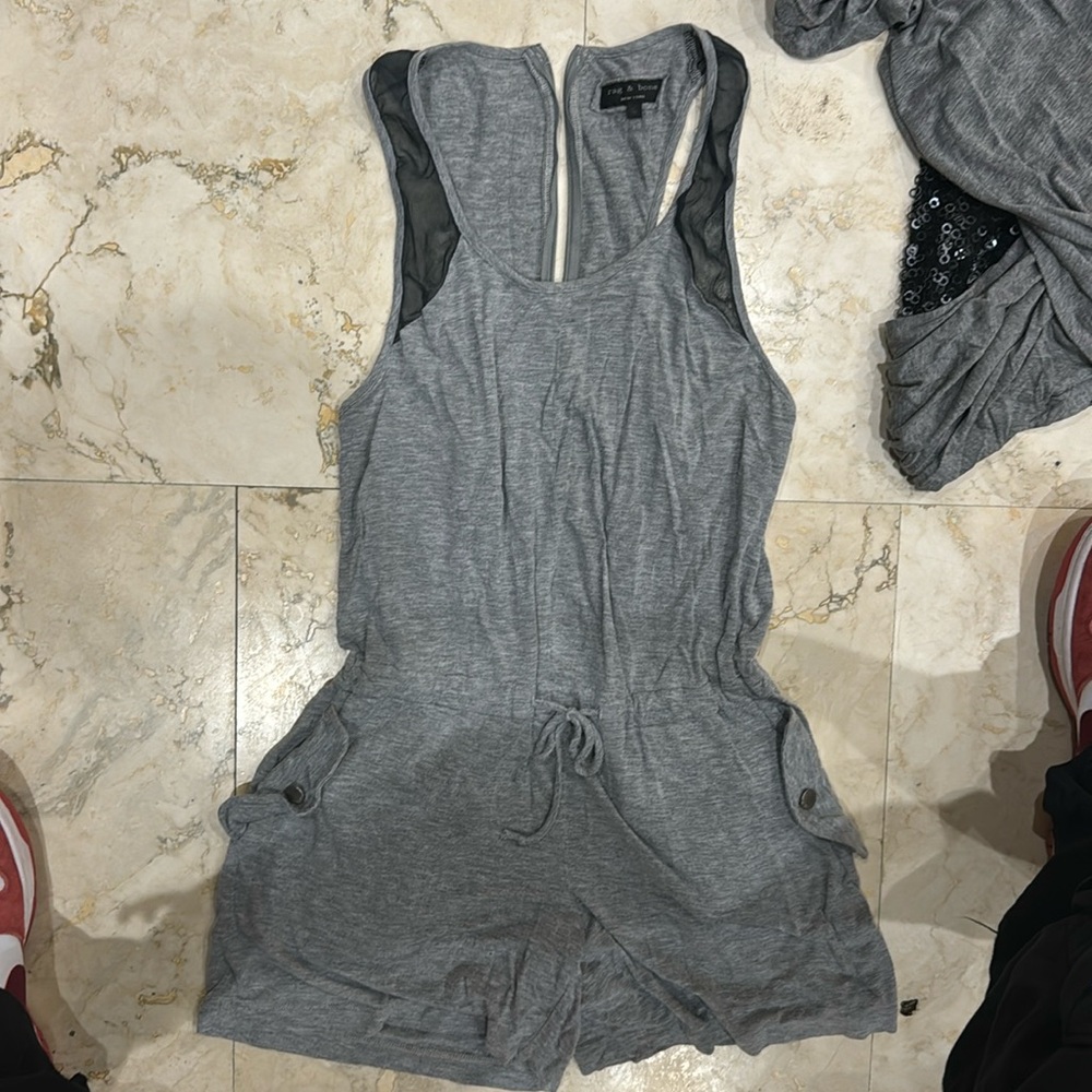 Size 0 jumper gray